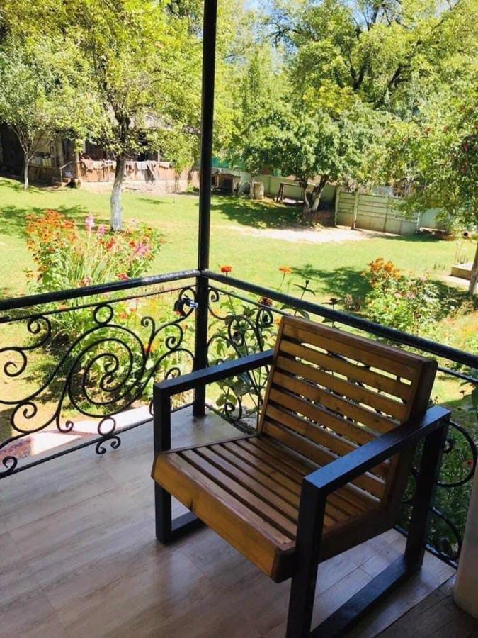 Guest House Lailashi Surmushi Экстерьер фото