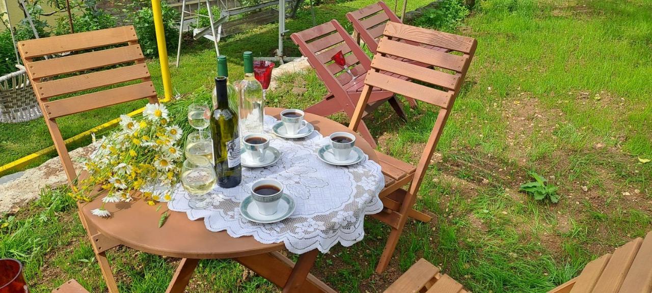 Guest House Lailashi Surmushi Экстерьер фото