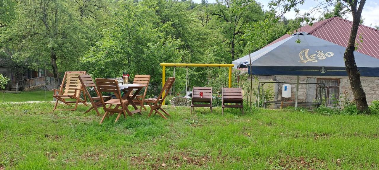 Guest House Lailashi Surmushi Экстерьер фото