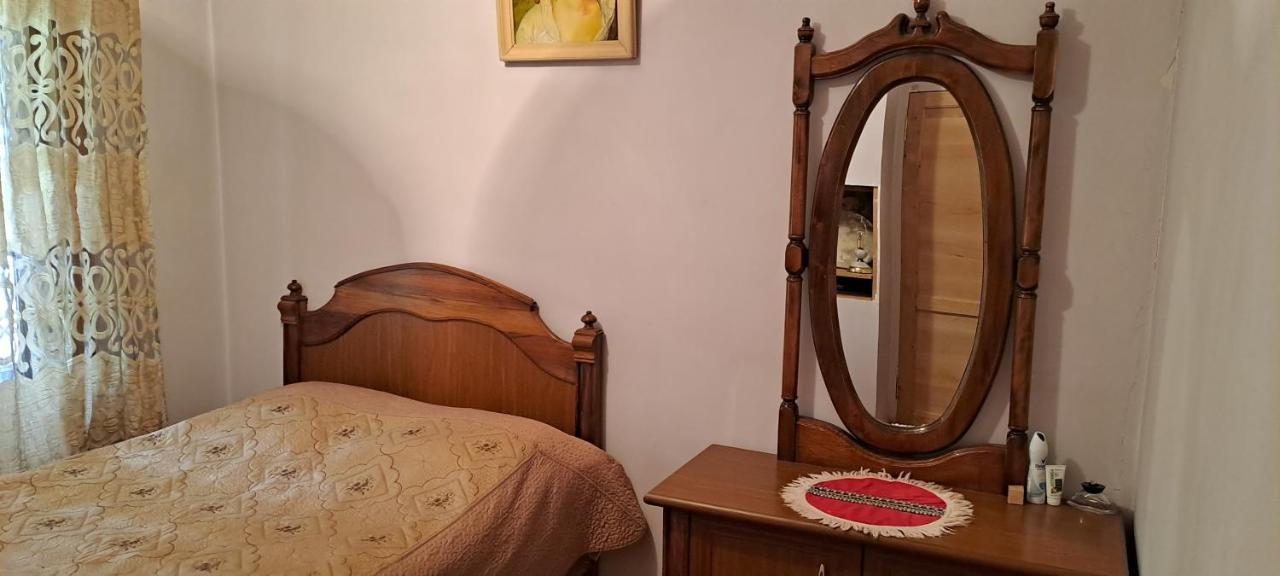 Guest House Lailashi Surmushi Экстерьер фото
