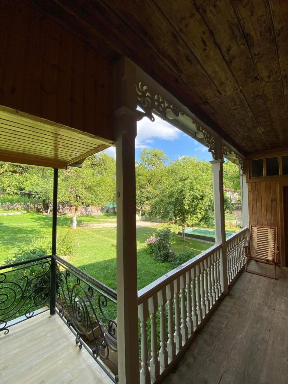 Guest House Lailashi Surmushi Экстерьер фото